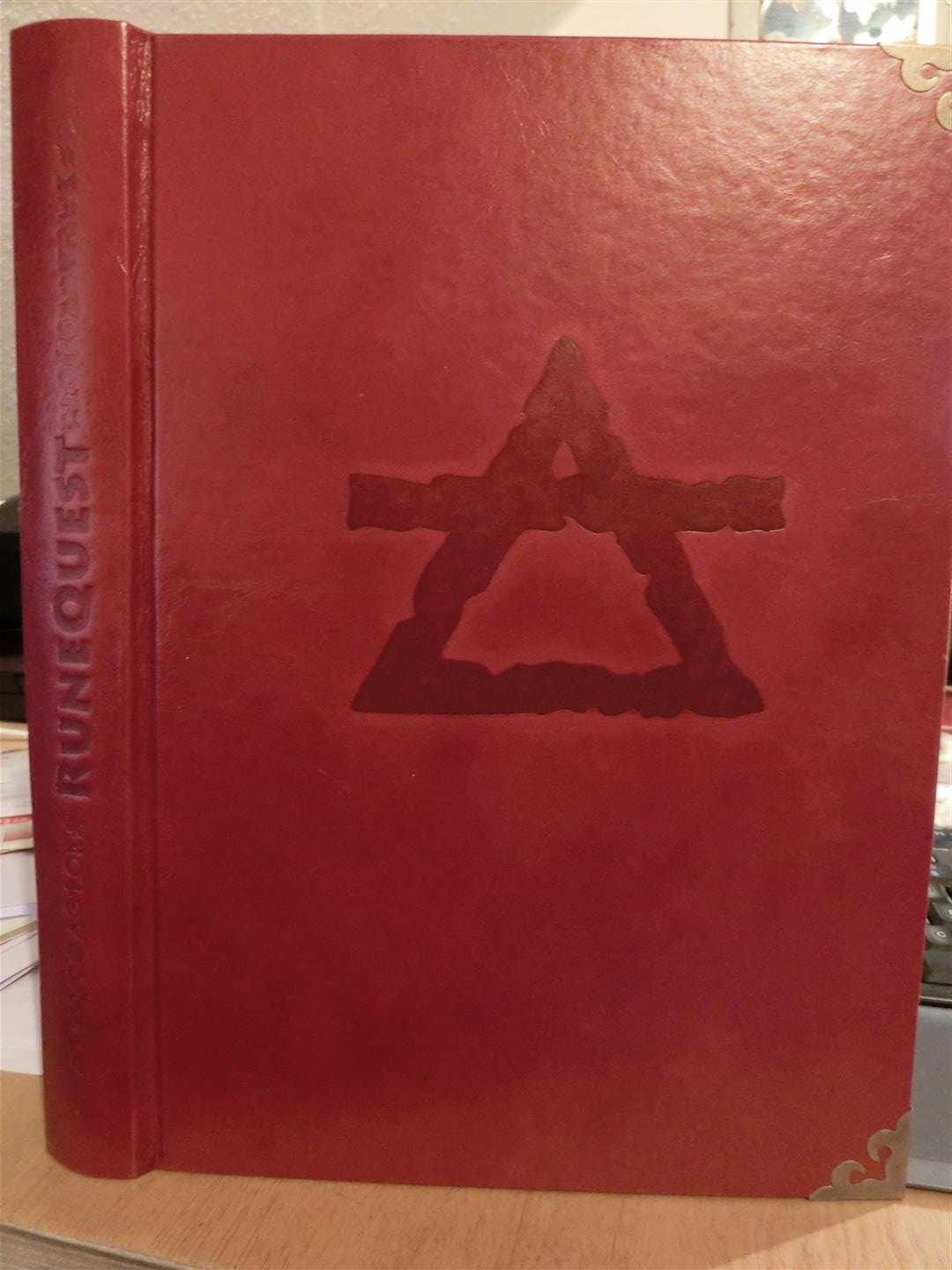 Runequest in rot.JPG