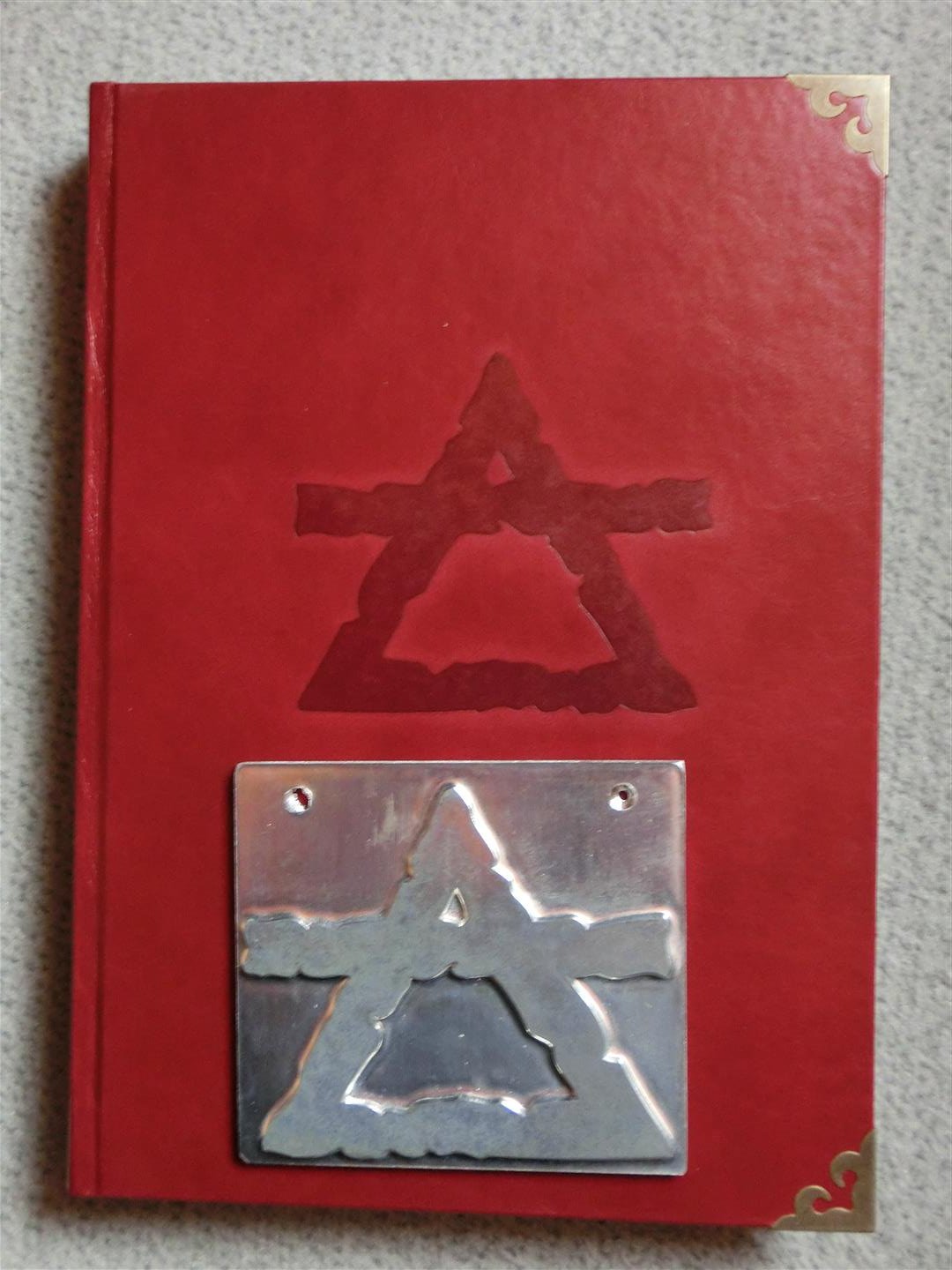 Runequest mit Prägestempel.JPG