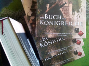 das_buch_der_koenigreiche_slider001_buch_exemplar_hardcover.jpg